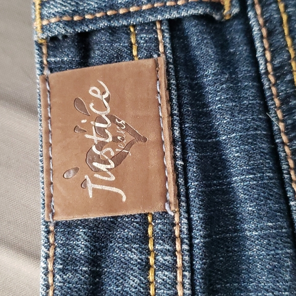 Shorts - Picture 7 of 8